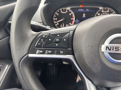 Used 2022 Nissan Altima 2.5 SV FWD image 7