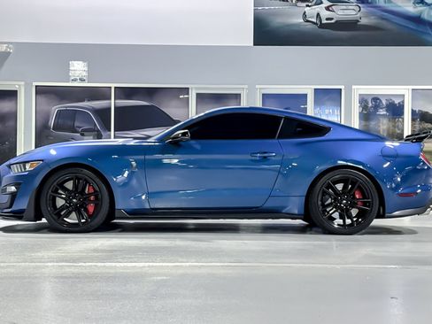 Used 2021 Ford Mustang Shelby GT500 w/ Technology Package RWD image 2