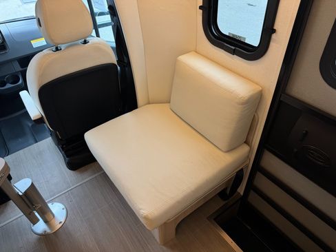 Used 2020 Mercedes-Benz Sprinter 3500 image 46