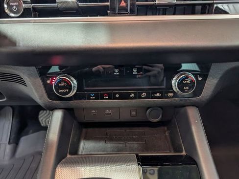 Used 2023 Mitsubishi Outlander SEL image 21