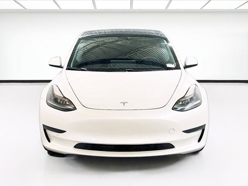 Used 2021 Tesla Model 3 Standard Range Plus image 2
