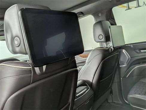 Used 2023 Cadillac Escalade Premium Luxury Platinum w/ Heavy-Duty Trailer Package image 27