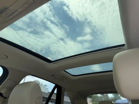 Used 2022 Mercedes-Benz GLC 300 4MATIC w/ Premium Package Lite image 21