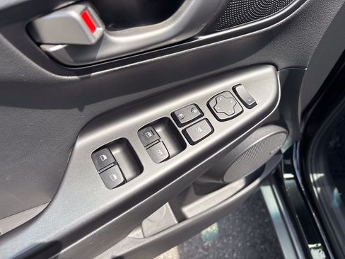 Used 2019 Hyundai Kona Limited AWD/4WD image 16