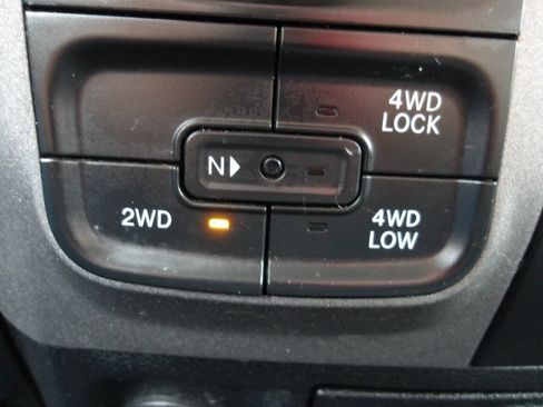 Used 2017 RAM 1500 Express w/ Express Value Package AWD/4WD image 15