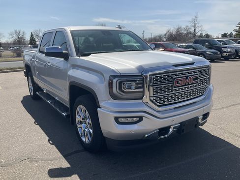 Used 2018 GMC Sierra 1500 Denali image 2