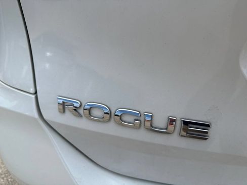 Used 2020 Nissan Rogue SV AWD/4WD image 6