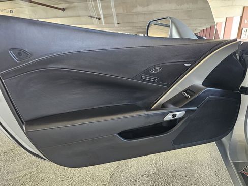 Used 2015 Chevrolet Corvette w/ Z51 Performance Package w/ 3LT Preferred Equipment Group image 18