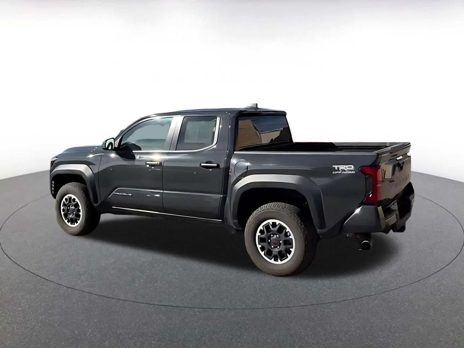 Used 2025 Toyota Tacoma TRD Off-Road AWD/4WD image 8