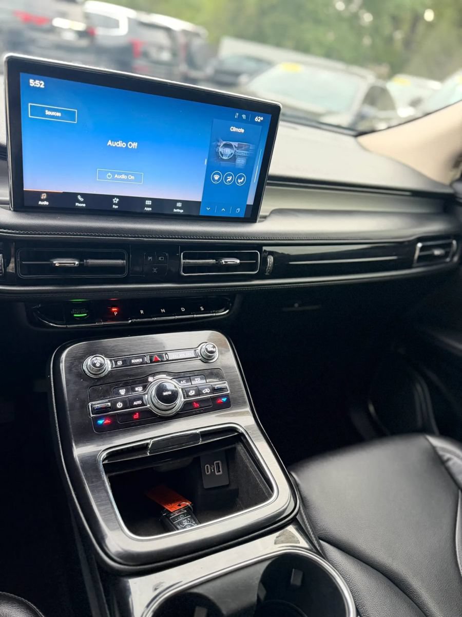 Used 2021 Lincoln Nautilus AWD image 25