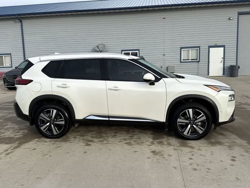 Used 2023 Nissan Rogue SL w/ SL Premium Package image 7