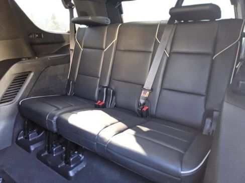 Used 2021 Cadillac Escalade Premium Luxury image 5