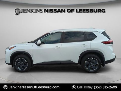 Certified 2024 Nissan Rogue SV w/ SV Premium Package image 11