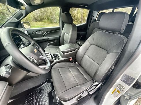 Used 2024 Chevrolet Colorado LT w/ LT Convenience Package image 18