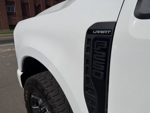 Used 2023 Ford F250 Lariat w/ Lariat Ultimate Package AWD/4WD image 9