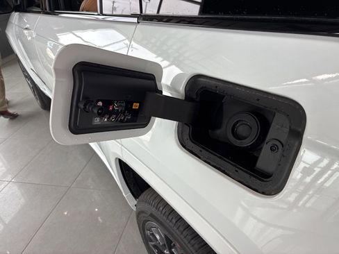 New 2026 Jeep Grand Cherokee L Summit w/ Obsidian Package image 20