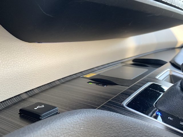 Used 2023 Toyota Sienna Limited FWD image 25