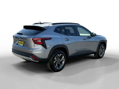 New 2026 Chevrolet Trax LT w/ Driver Confidence Package image 5