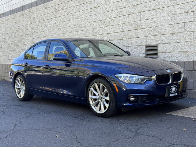 Used 2018 BMW 320i xDrive Sedan w/ Convenience Package AWD/4WD image 18