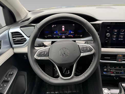 New 2025 Volkswagen Taos SE image 12