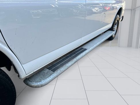 Used 2024 GMC Savana 2500 w/ Driver Convenience Package image 9