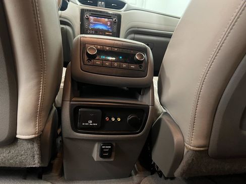 Used 2014 Chevrolet Traverse LT FWD image 46