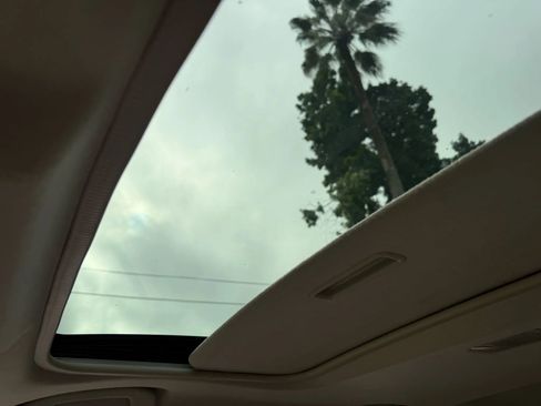 Used 2012 Nissan Rogue SV w/ Premium Pkg image 18