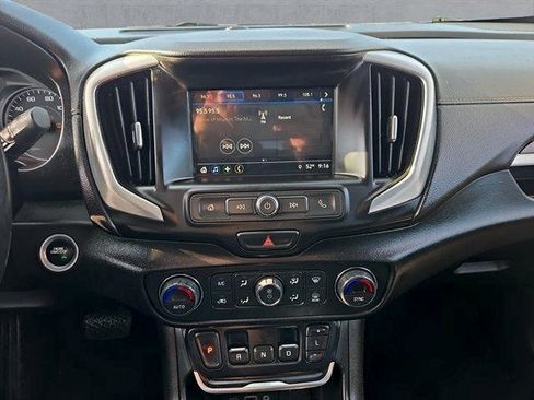 Used 2018 GMC Terrain SLE w/ Driver Convenience Package FWD image 17