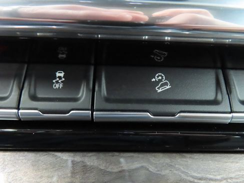 Used 2025 Chevrolet Silverado 2500 LTZ w/ Trail Boss Package image 69