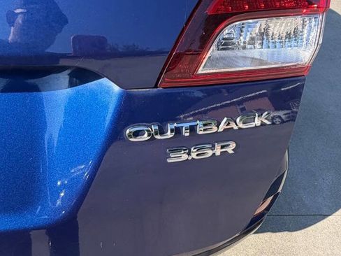 Used 2016 Subaru Outback 3.6R Limited AWD/4WD image 9