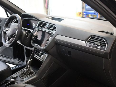 Used 2022 Volkswagen Tiguan SE R-Line image 27