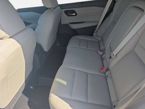 Used 2024 Nissan Rogue SL w/ SL Premium Package FWD image 14