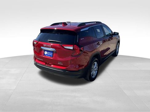 Used 2023 GMC Terrain SLE w/ Driver Convenience Package image 7