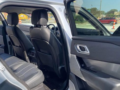 Used 2018 Land Rover Range Rover Velar S image 21