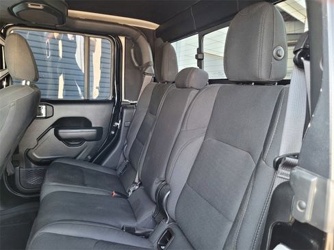 Used 2023 Jeep Gladiator Willys image 13