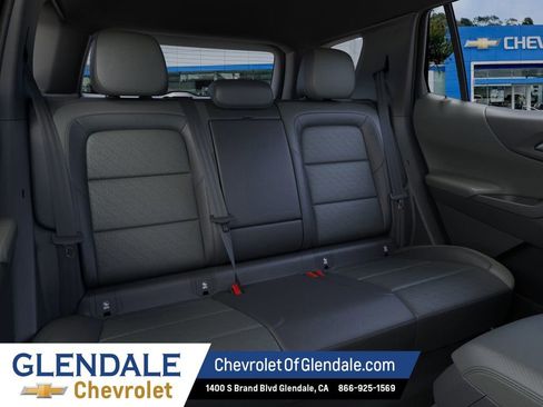 New 2026 Chevrolet Equinox LT w/ Convenience Package II FWD image 17