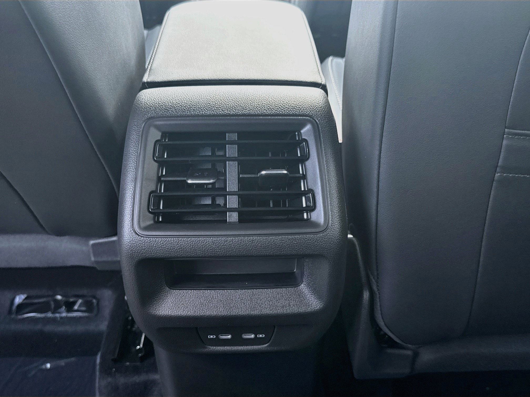 New 2026 Volkswagen Tiguan SE R-Line FWD image 19