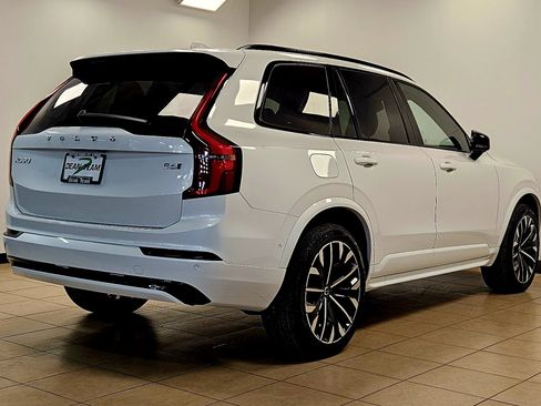 New 2026 Volvo XC90 B6 Ultra w/ Lounge Package AWD/4WD image 5