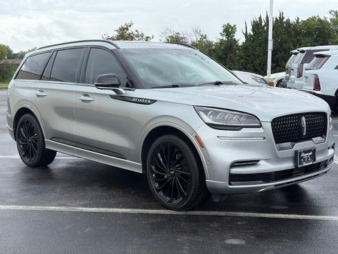Used 2024 Lincoln Aviator Reserve w/ Equipment Group 201A AWD/4WD image 3
