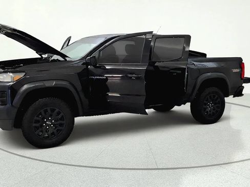 Used 2023 Chevrolet Colorado Trail Boss w/ Advanced Trailering Package AWD/4WD image 9