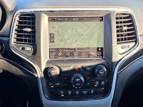 Used 2018 Jeep Grand Cherokee Limited image 35