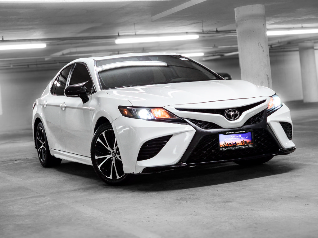 Used 2020 Toyota Camry SE FWD image 4