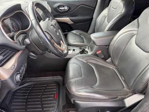 Used 2018 Jeep Cherokee Limited image 10