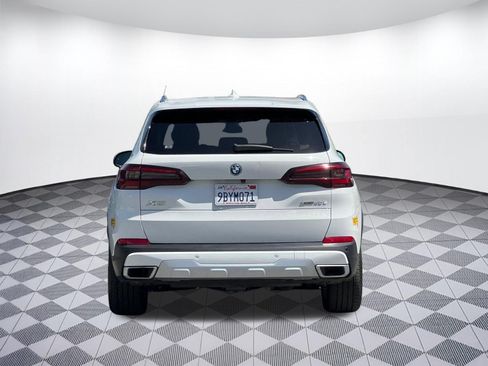 Used 2022 BMW X5 xDrive45e w/ Parking Assistance Package AWD/4WD image 8
