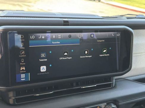 Used 2025 Jeep Wrangler Sahara AWD/4WD image 15