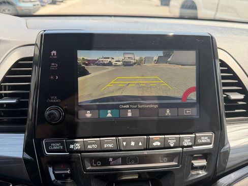 Used 2024 Honda Odyssey Elite image 16