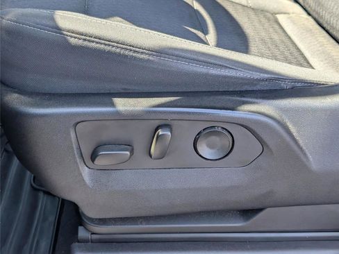 Used 2022 Chevrolet Silverado 1500 LT w/ Z71 Off-Road Package image 14