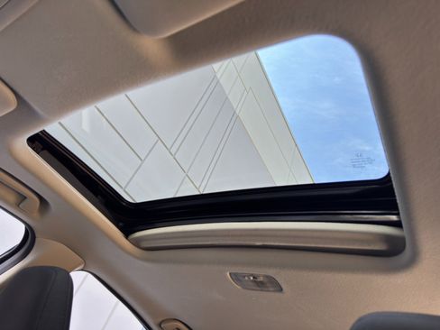 Used 2022 Honda HR-V EX image 11