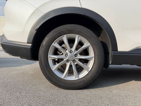 Used 2023 Honda CR-V EX-L image 9