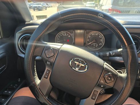Used 2023 Toyota Tacoma TRD Off-Road AWD/4WD image 13